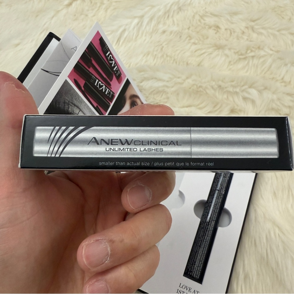 New Avon Limited Edition Book Perfect Pair Clinical Mascara & Brow Kit - Picture 4 of 12